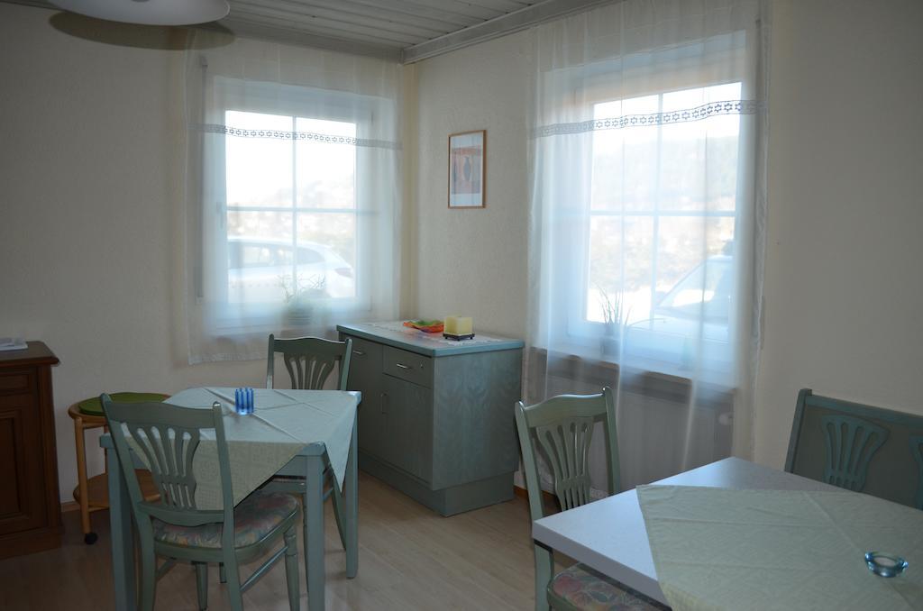 Gaestehaus Haller Hotel โบเดนไมส์ ภายนอก รูปภาพ