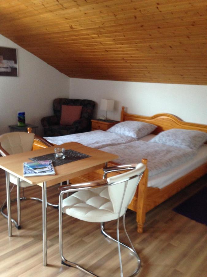 Gaestehaus Haller Hotel โบเดนไมส์ ภายนอก รูปภาพ